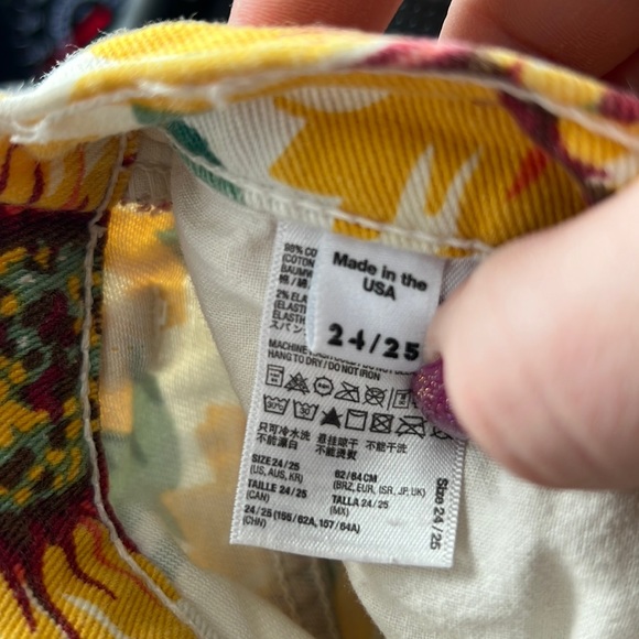 American Apparel Sunflower High-Waist Cuffed Denim Shorts - Picture 5 of 6